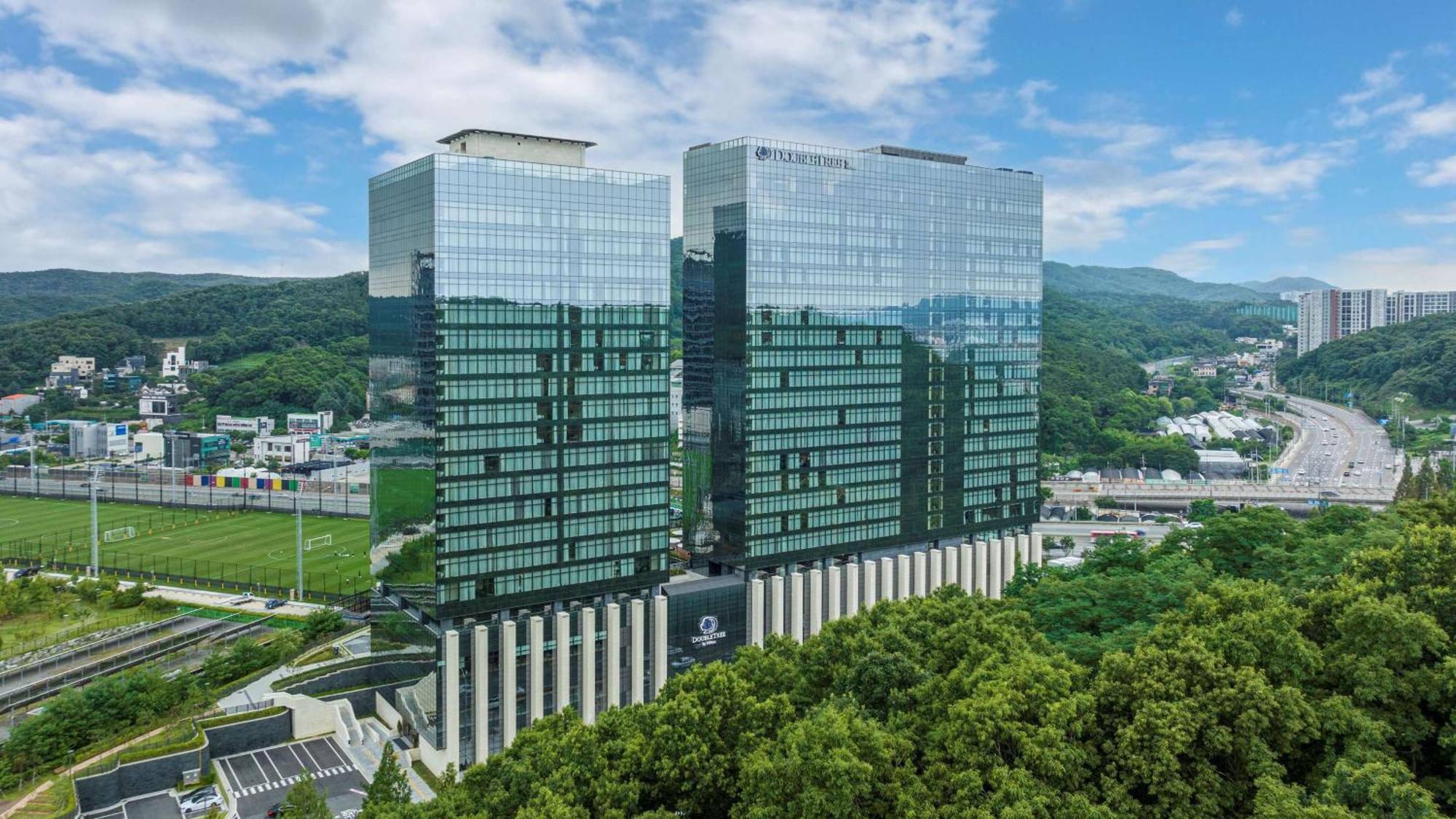 ホテル Doubletree By Hilton Seoul Pangyo ソンナム エクステリア 写真