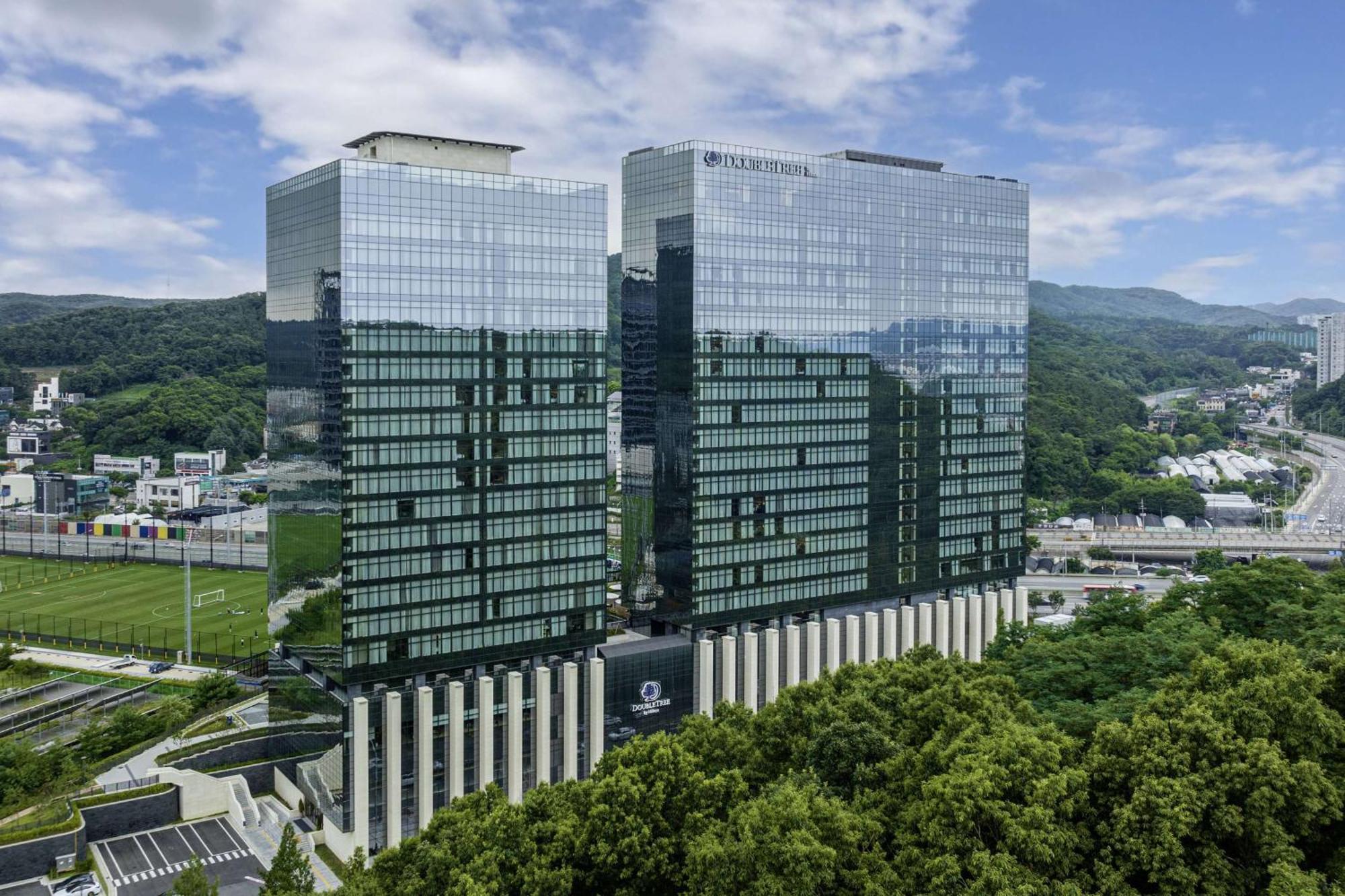ホテル Doubletree By Hilton Seoul Pangyo ソンナム エクステリア 写真