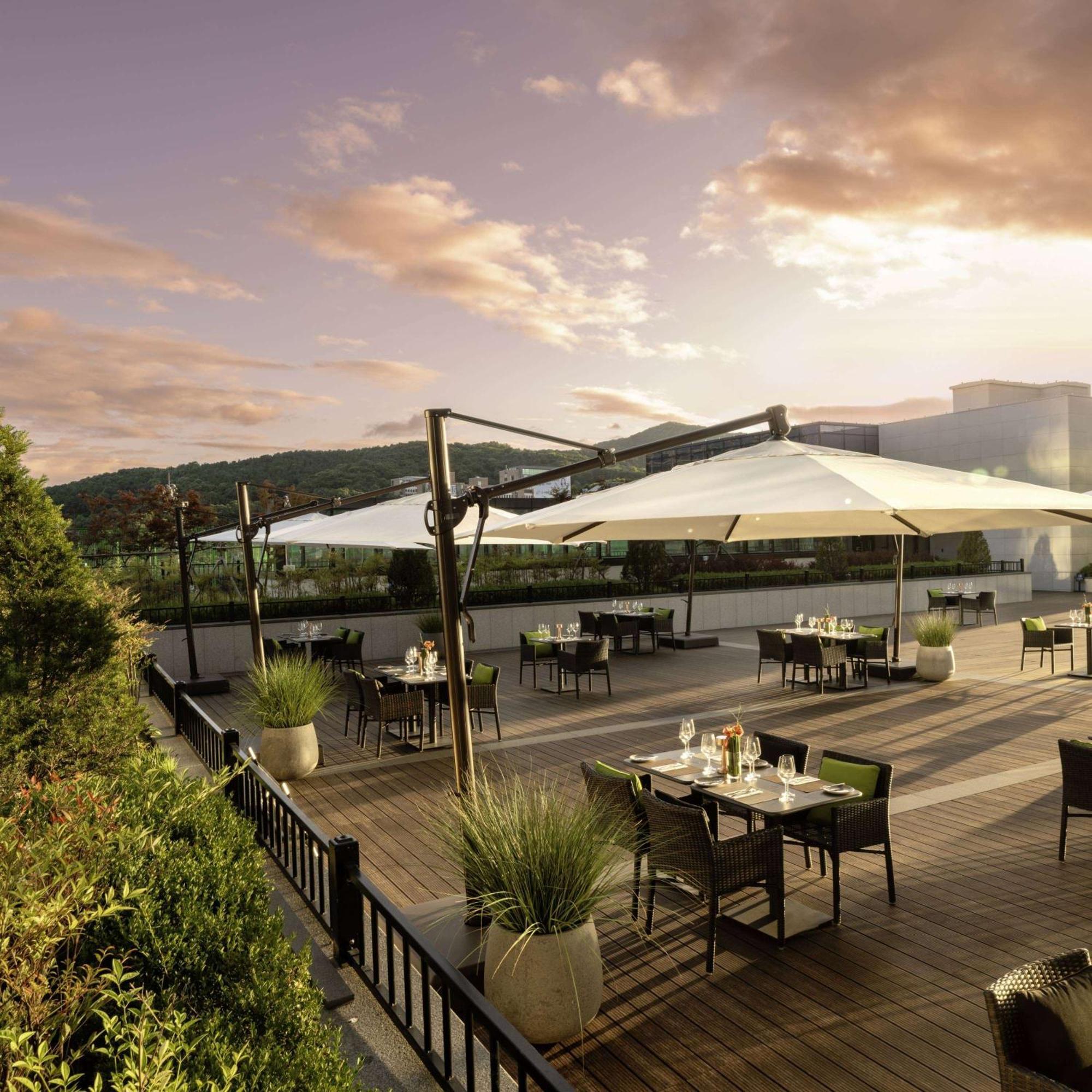 ホテル Doubletree By Hilton Seoul Pangyo ソンナム エクステリア 写真